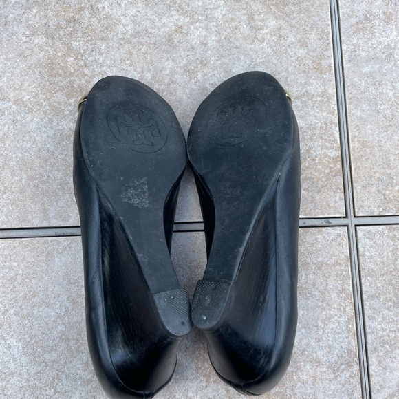 Tory Burch
Black Pacey Cap Toe - Picture 10 of 15